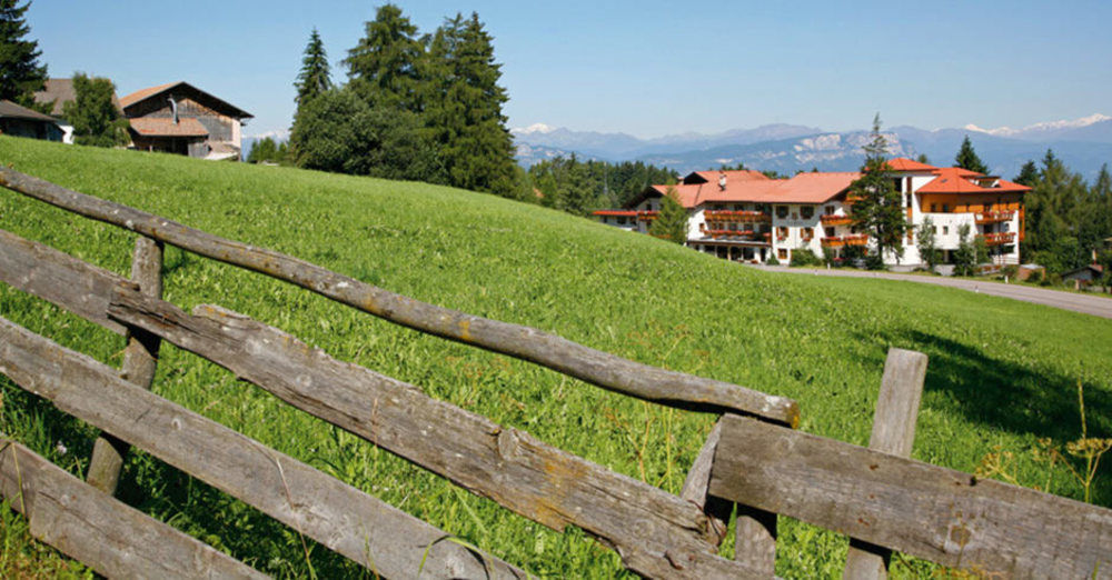 Hotel Peter Monte San Pietro Esterno foto